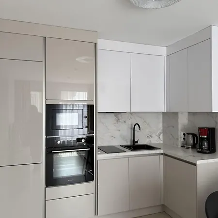 Premium Polarstar Luxury 150 M Zum Pool 1 Balkon Meeresblick Google Tv Bis Zu 4 Personen Апартаменты *